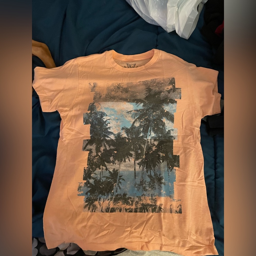Univibe Graphic T-shirt Small